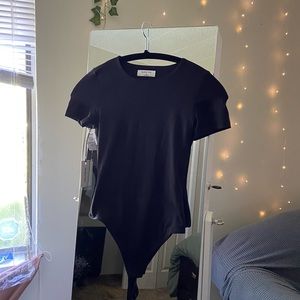 NWT aritzia babaton black contour crew bodysuit